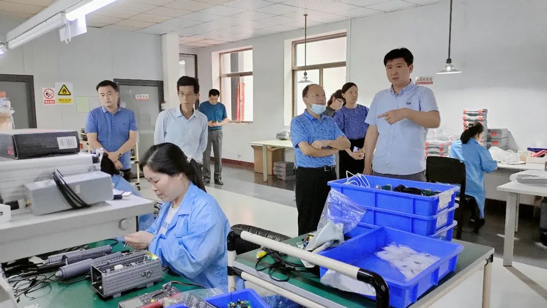 湖南省特種設備管理協(xié)會、長沙宏特公司等領導、專家一行來公司考察交流